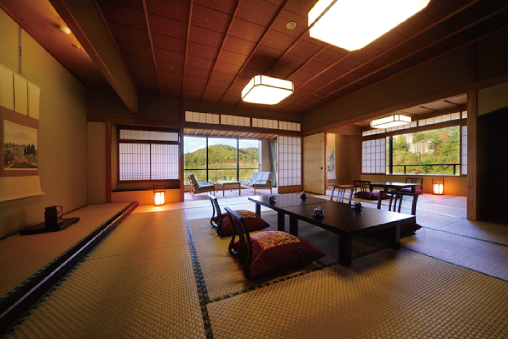 Japanese style room (15 tatami mats + 6 tatami mats + 6 tatami mats).