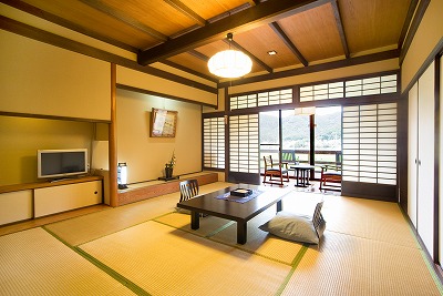 10 tatami mats + wooden terrace room