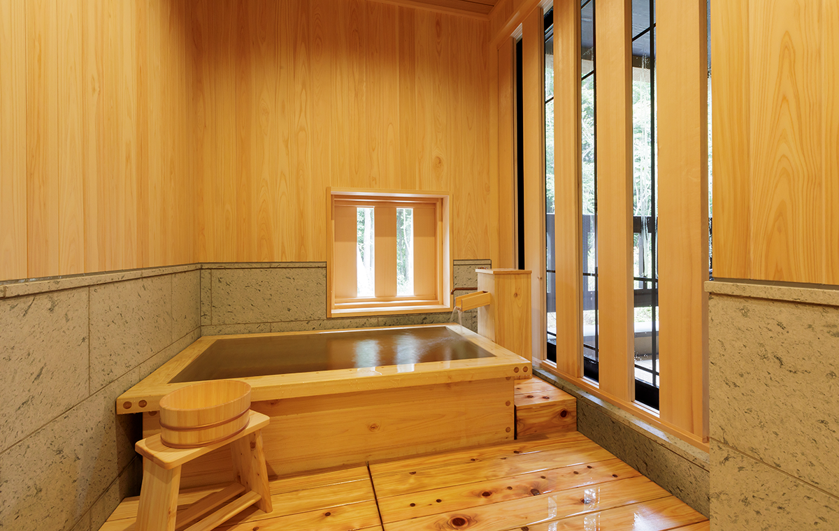 Western-style twin room with hinoki bath