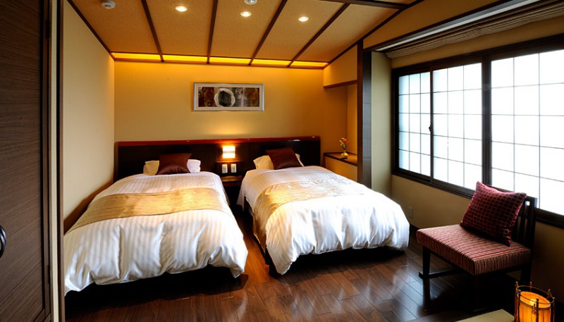 6 tatami mats + bed room