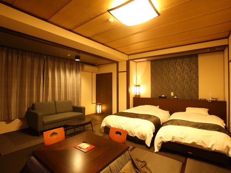 Japanese-style room with modern twin beds
