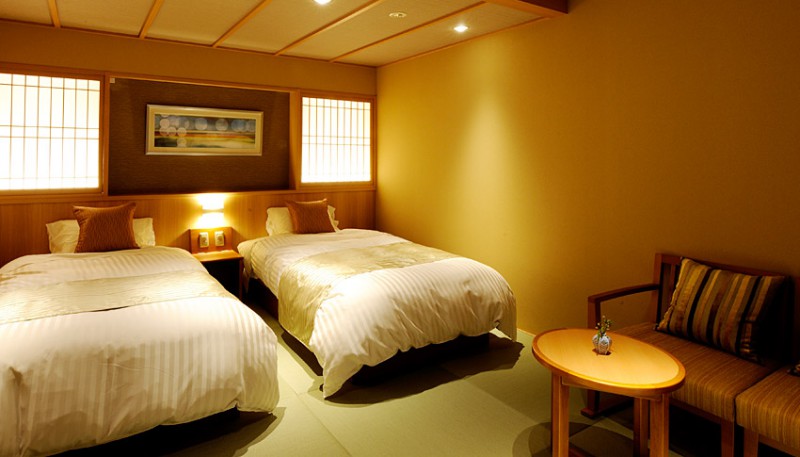 Japanese style room with 10 tatami mats and twin beds