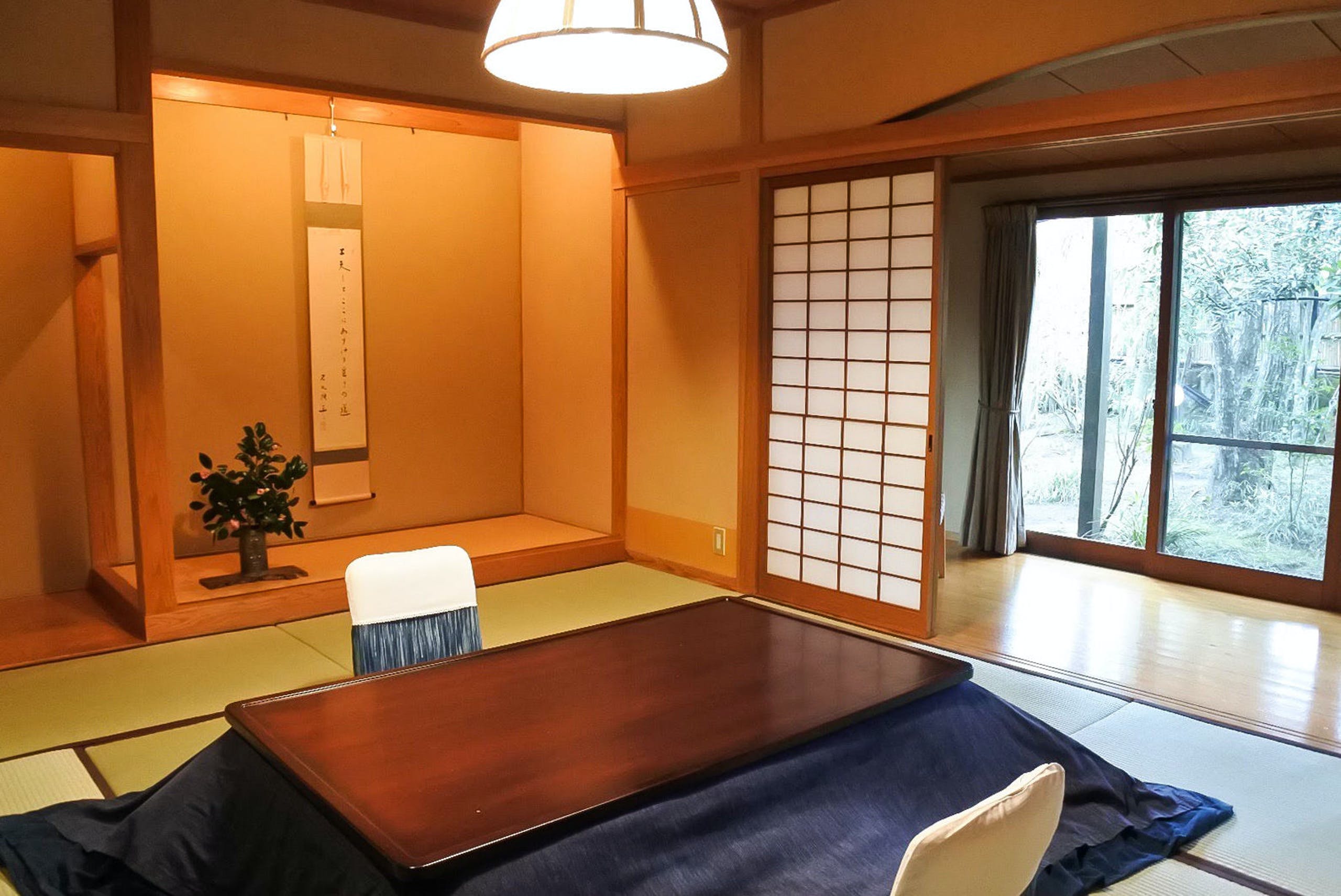 10 tatami mats + 8 tatami mats (Japanese/Western) Building B (1st floor) "Momo" (Peach)