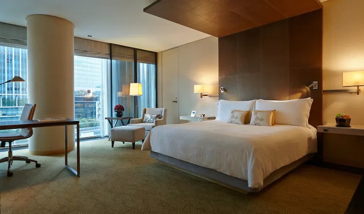 Rooms at Four Seasons Hotel Marunouchi Tokyo
